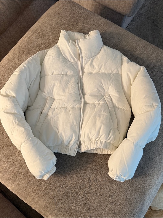 Jackets & Blazers - White Cropped Puffer Jacket